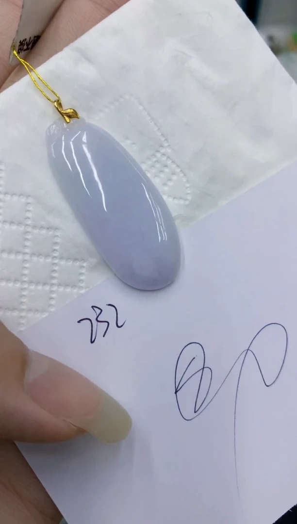 翡翠18K金镶嵌颈饰111111111111