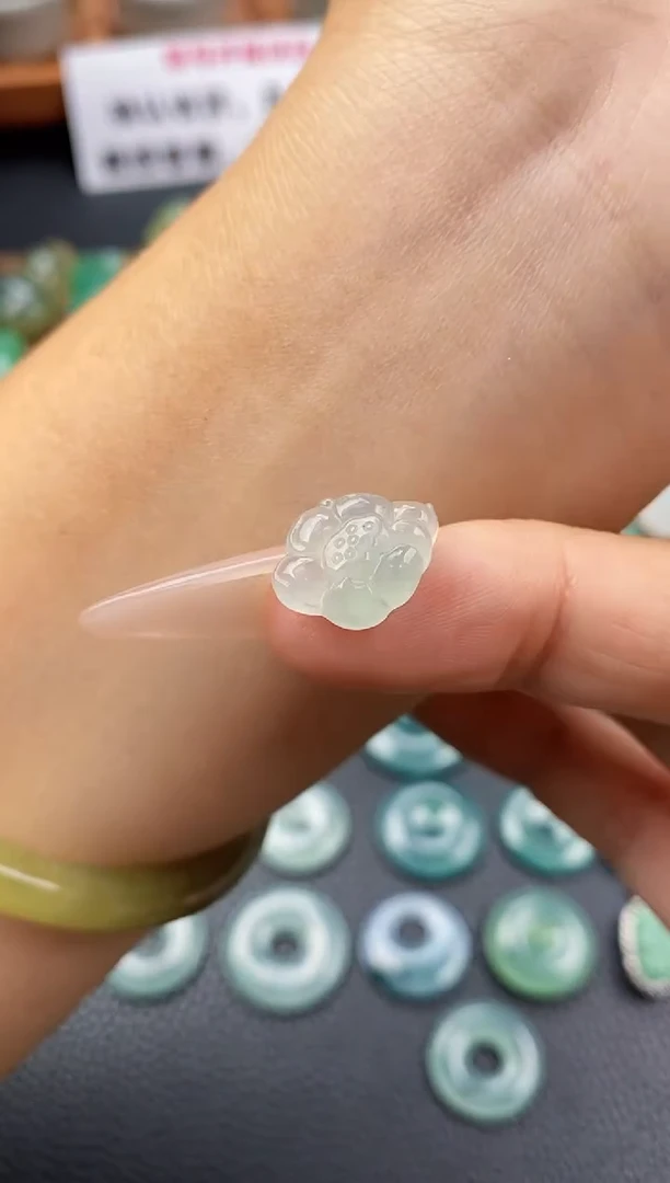 颈饰未镶嵌翡翠荷花