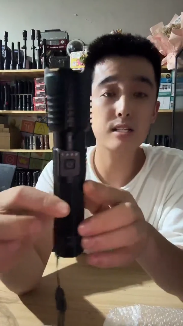 p50灯珠合金手电带18650