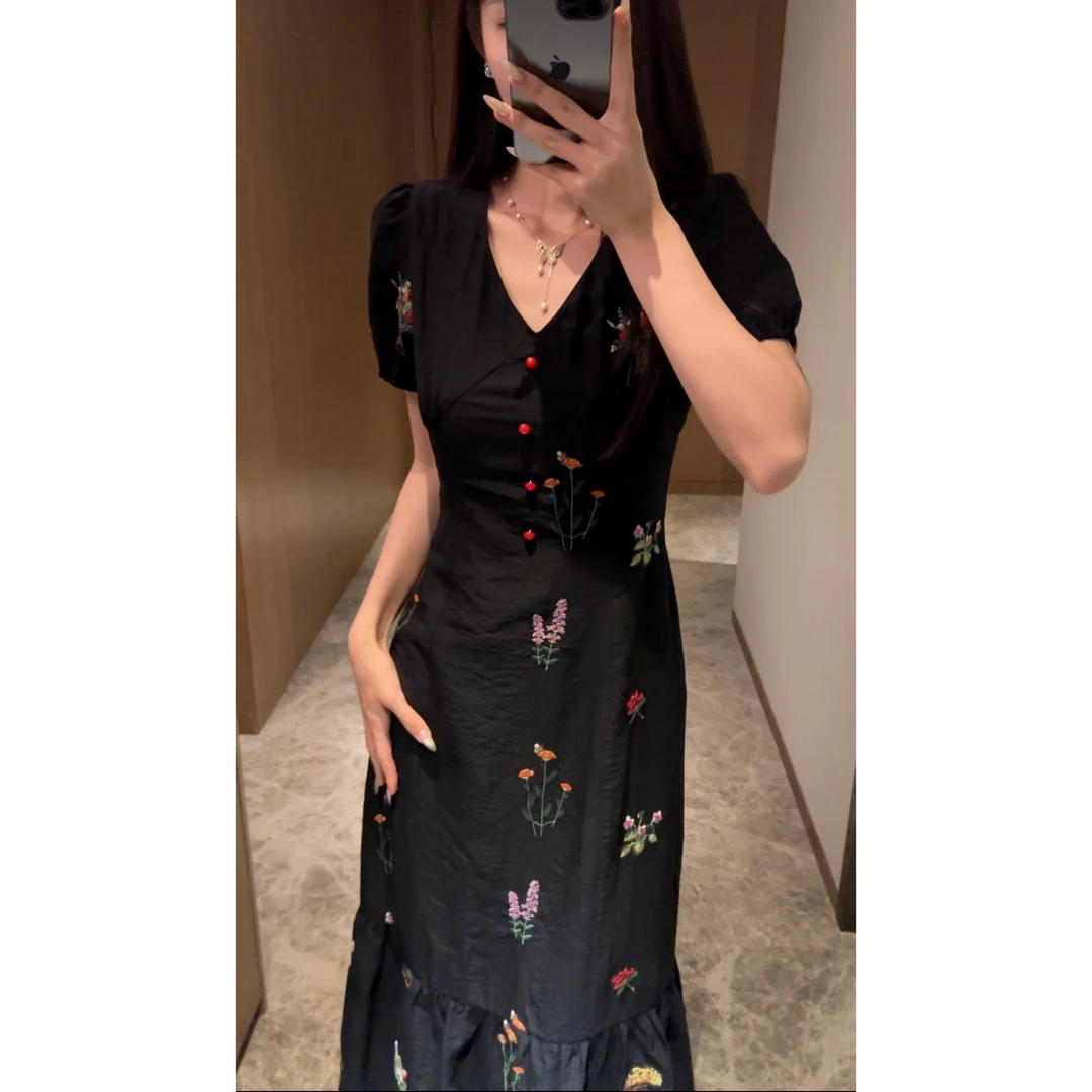 2025 法式复古V领不规则植物刺绣花卉收腰显瘦连衣裙B0080