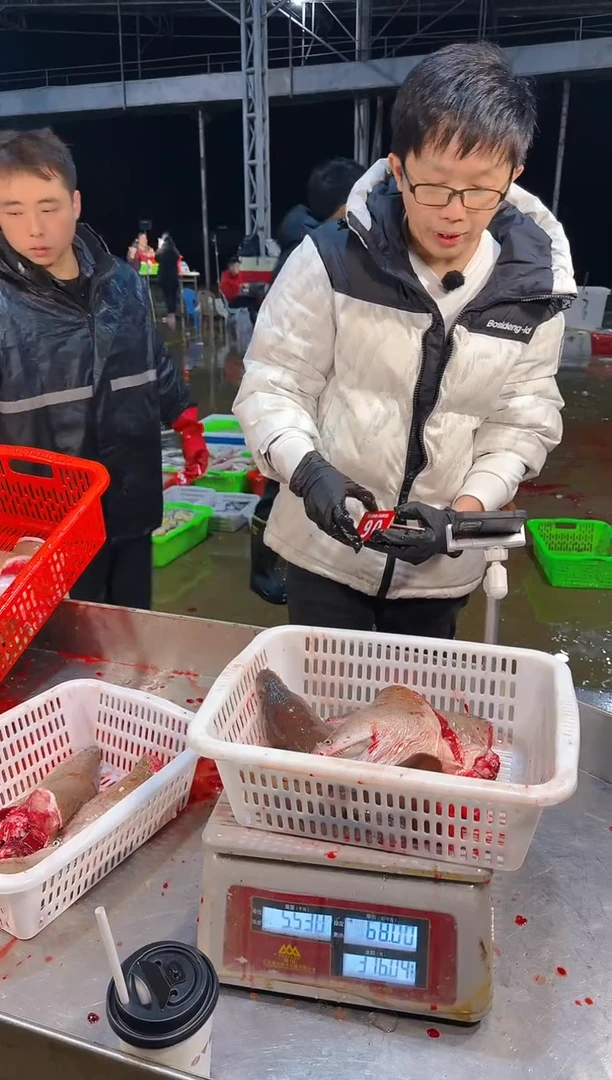 中国大陆深**哥红鳗鱼头1111111111111111