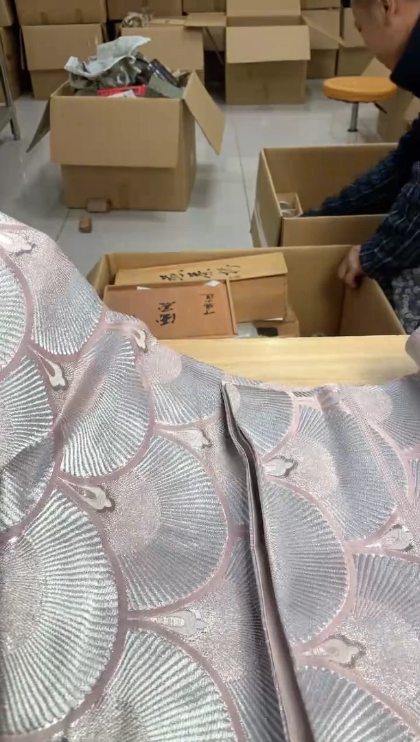 默认微瑕，no退no换，介意勿拍