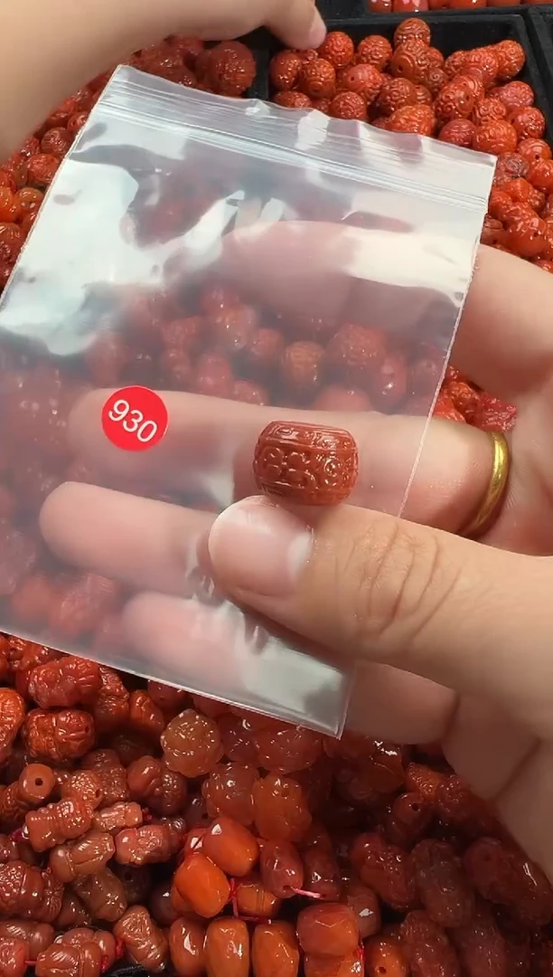 颈饰未镶嵌南红玛瑙1