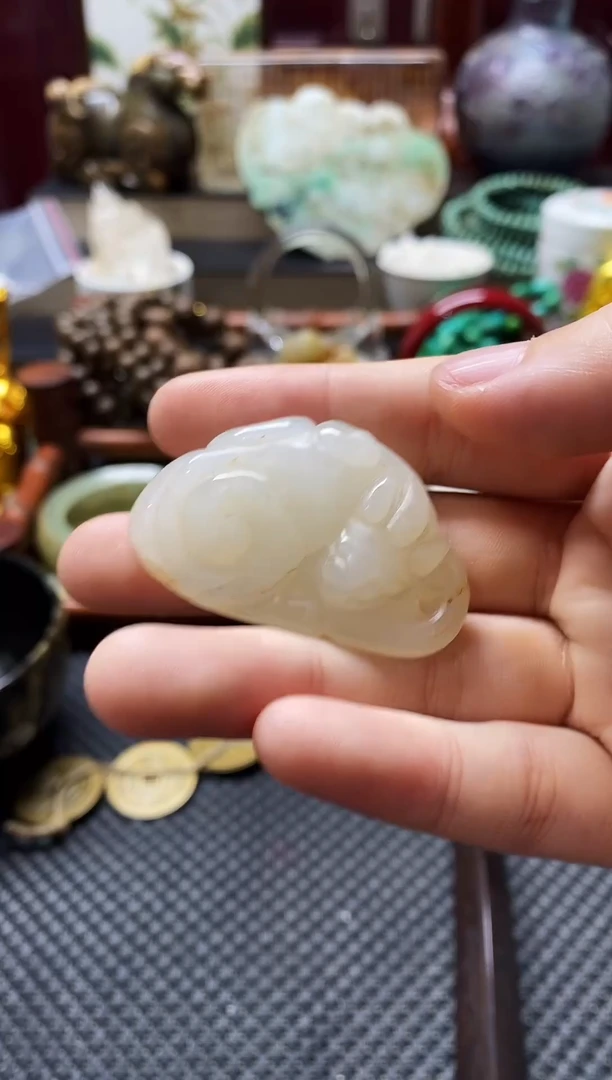 未镶嵌和田玉挂件貔貅