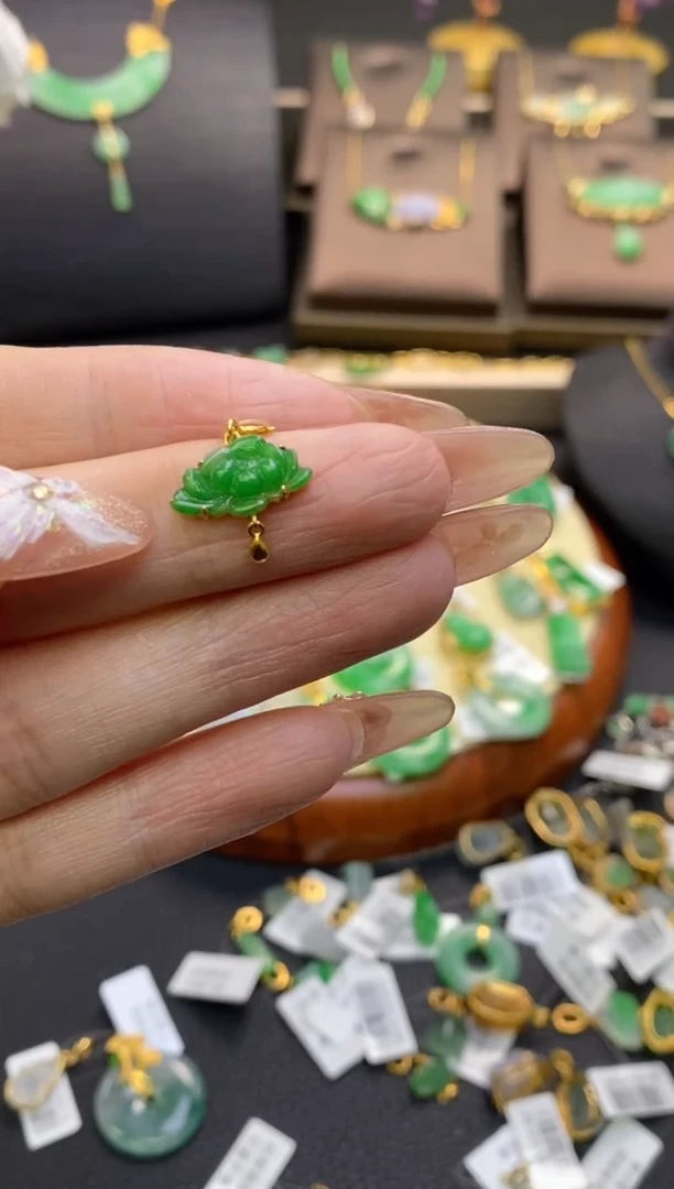 【闪购商品】翡翠颈饰18K金镶嵌净货11972