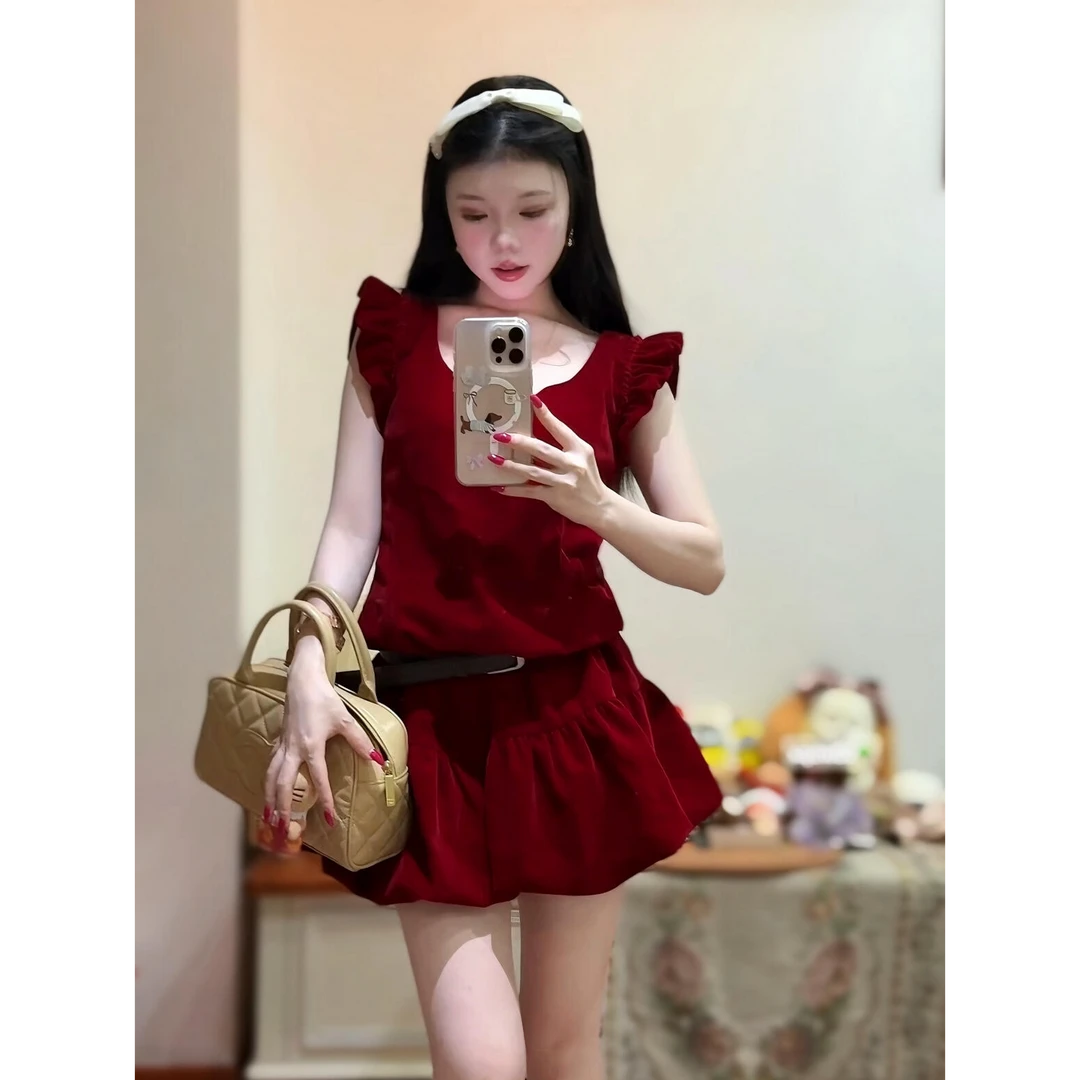 2025夏季新款时尚设计感红色荷叶边飞飞袖上衣高腰显瘦半身裙套装