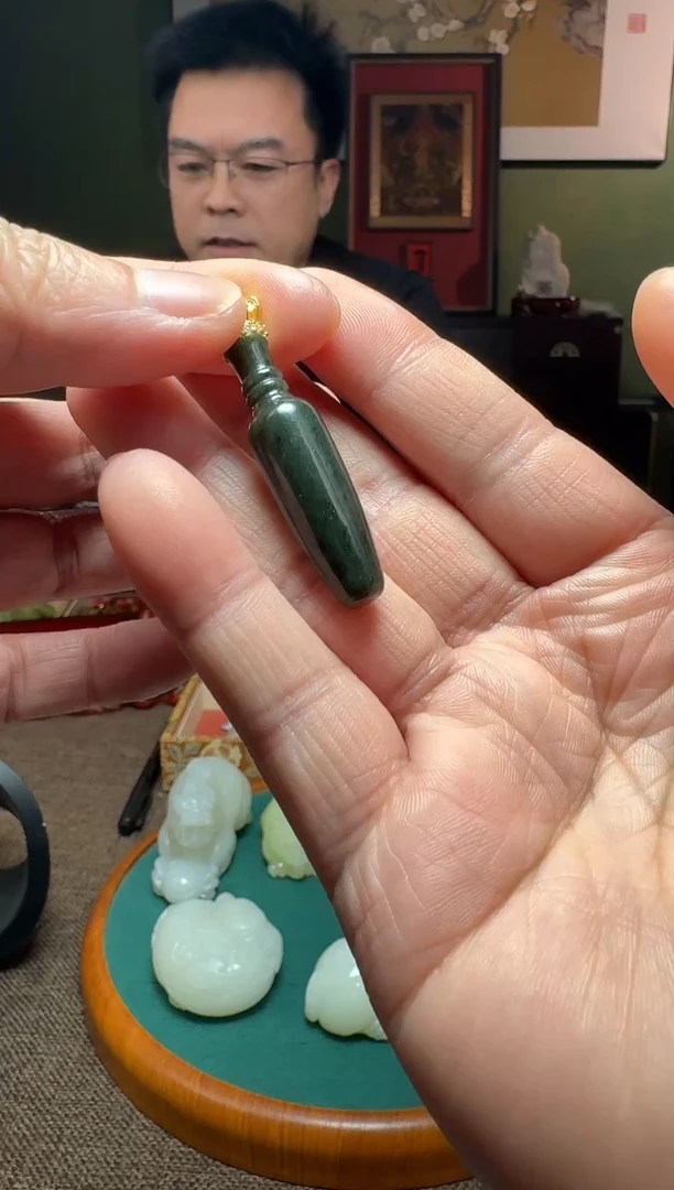 颈饰未镶嵌和田玉青玉吊坠