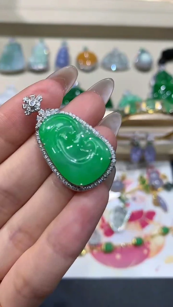 【闪购商品】翡翠吊坠(不含链)18K金镶嵌17团购