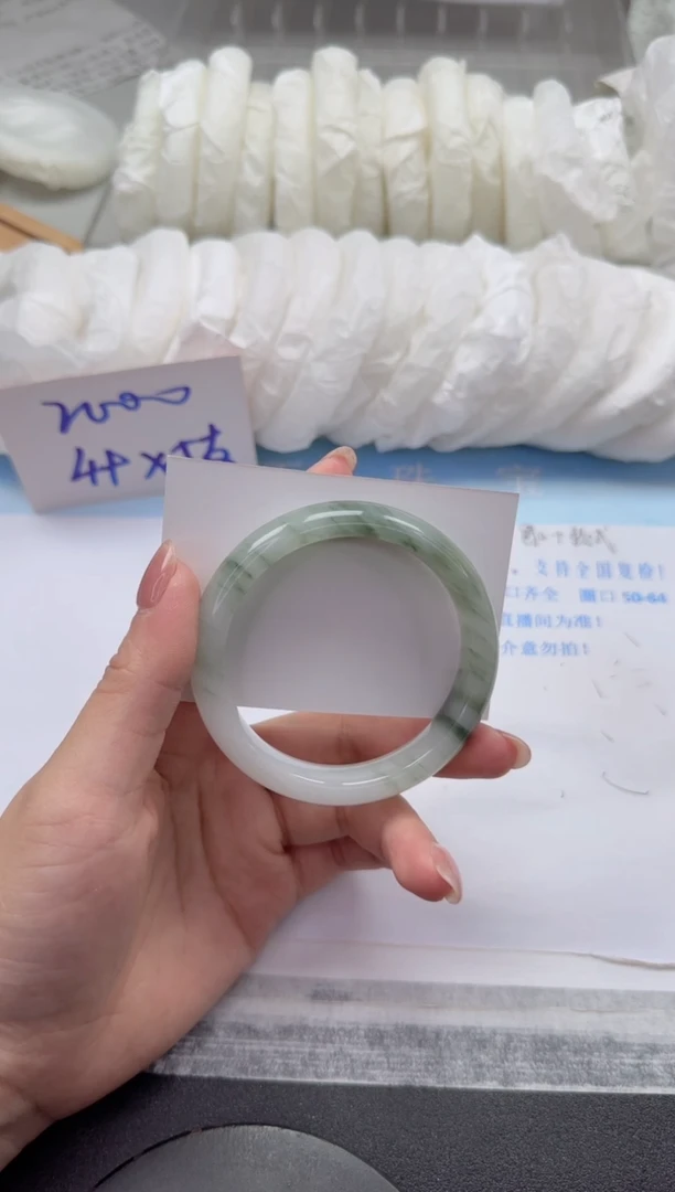 石英质玉手镯未镶嵌84-56.5