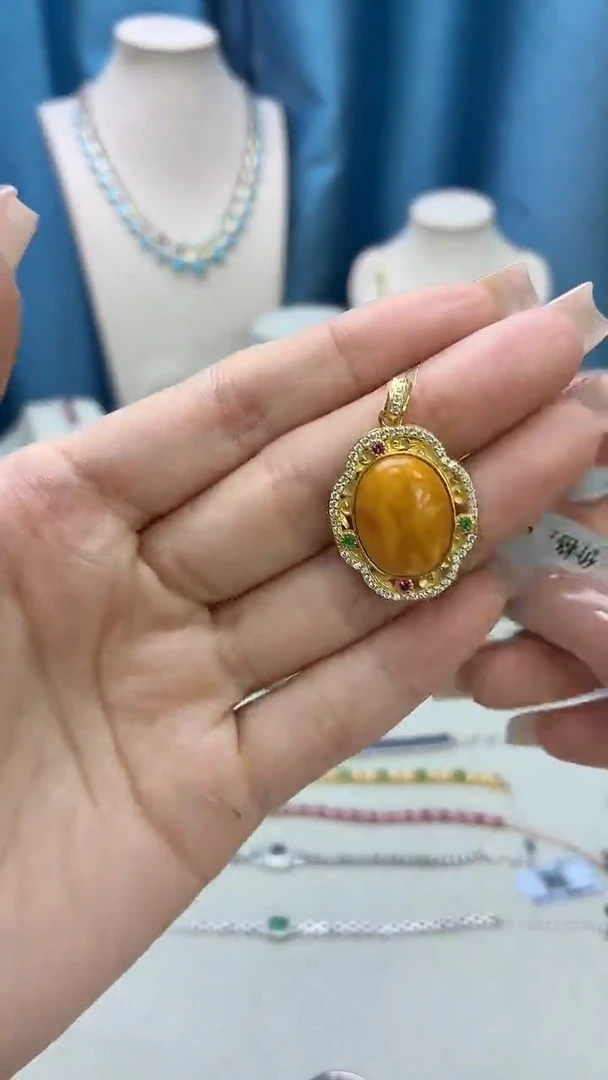 蜜蜡吊坠(不含链)未镶嵌442JH0101产品一个（多样性）