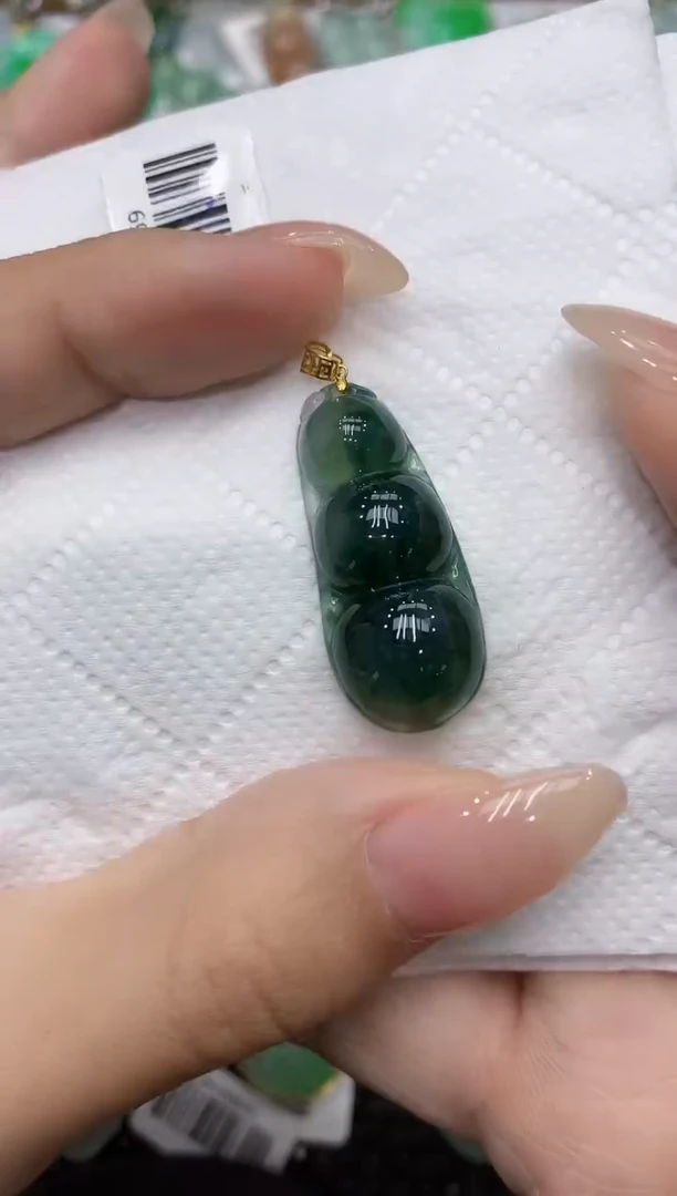 颈饰18K金镶嵌翡翠 111111111111