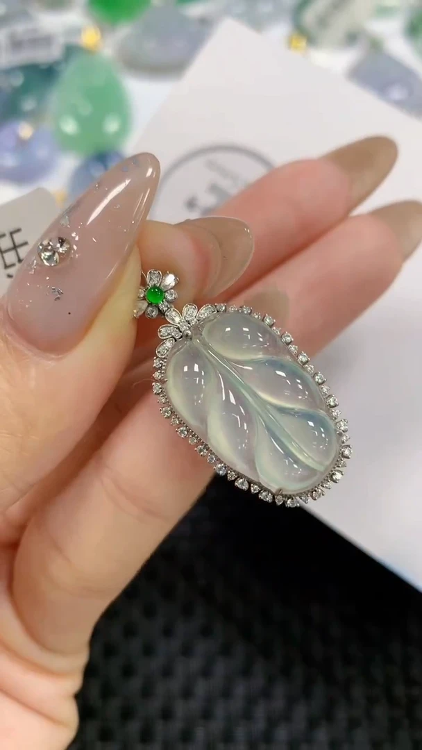 颈饰18K金镶嵌翡翠天然缅甸翡翠a货百元以上9元证书费自理