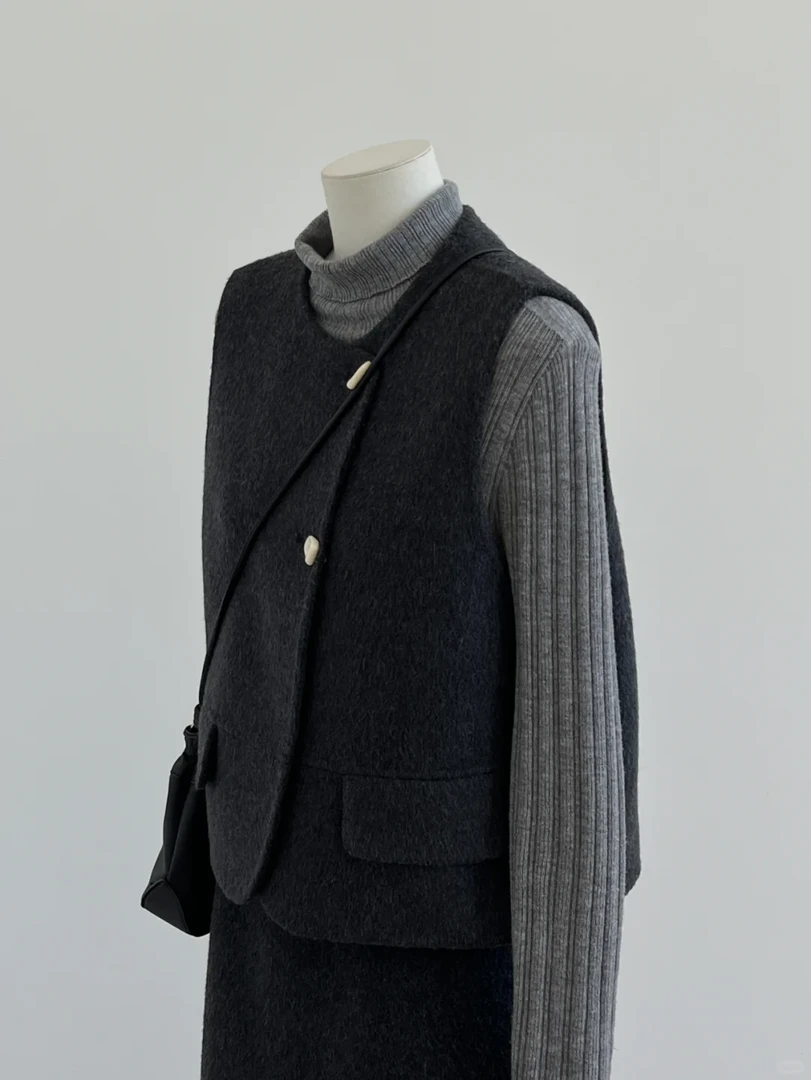 2025秋冬新款韩系穿搭毛呢马甲针织衫裙子通勤轻熟叠穿气质三件套