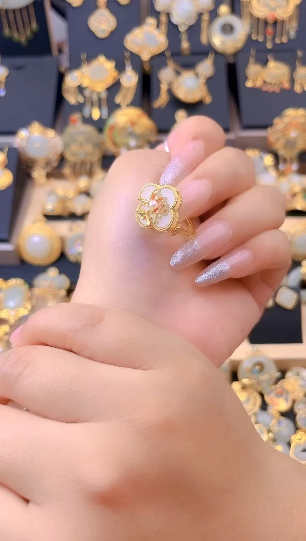 和田玉银S925镀金镶嵌颈饰彼岸花四叶草戒指