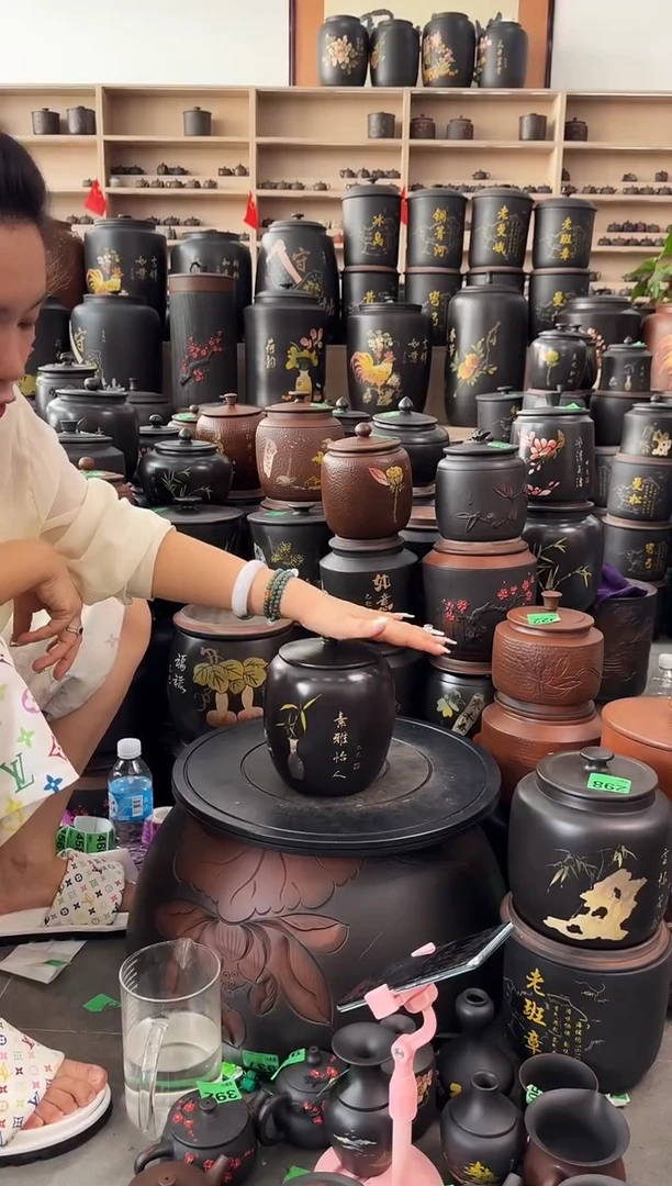 罐瑕疵茶叶罐  花生彩填 259
