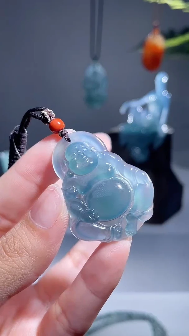 颈饰未镶嵌翡翠佛公