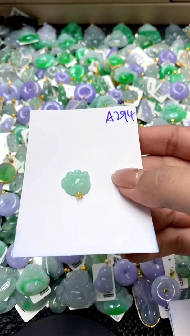 【闪购商品】翡翠颈饰18K金镶嵌111111111