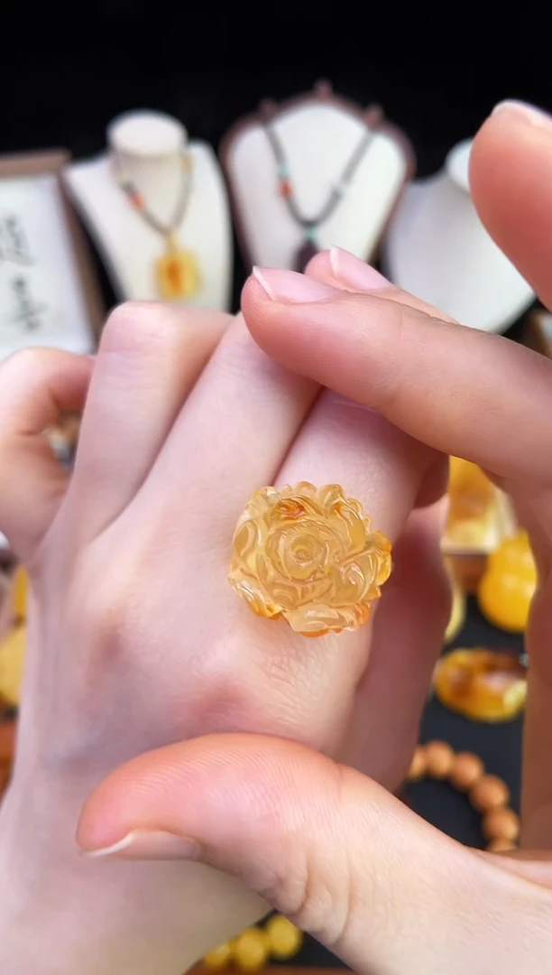 琥珀未镶嵌珠宝奇石柒月