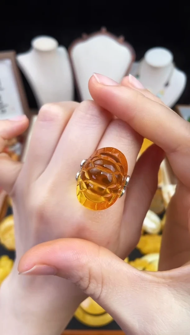 琥珀未镶嵌珠宝奇石柒月