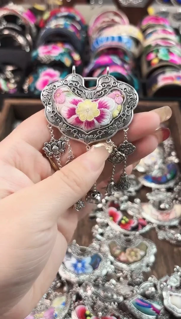 艺枝独绣手工饰品83