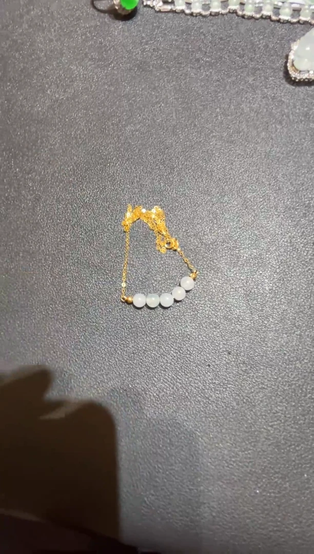 颈饰18K金镶嵌翡翠翡翠A货 闪购多样性