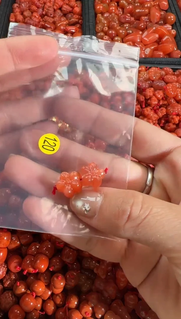 【闪购商品】南红玛瑙颈饰未镶嵌1