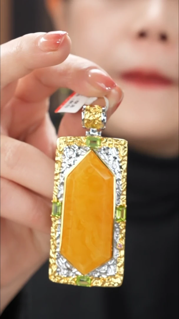 琥珀颈饰未镶嵌特色蜜蜡吊坠