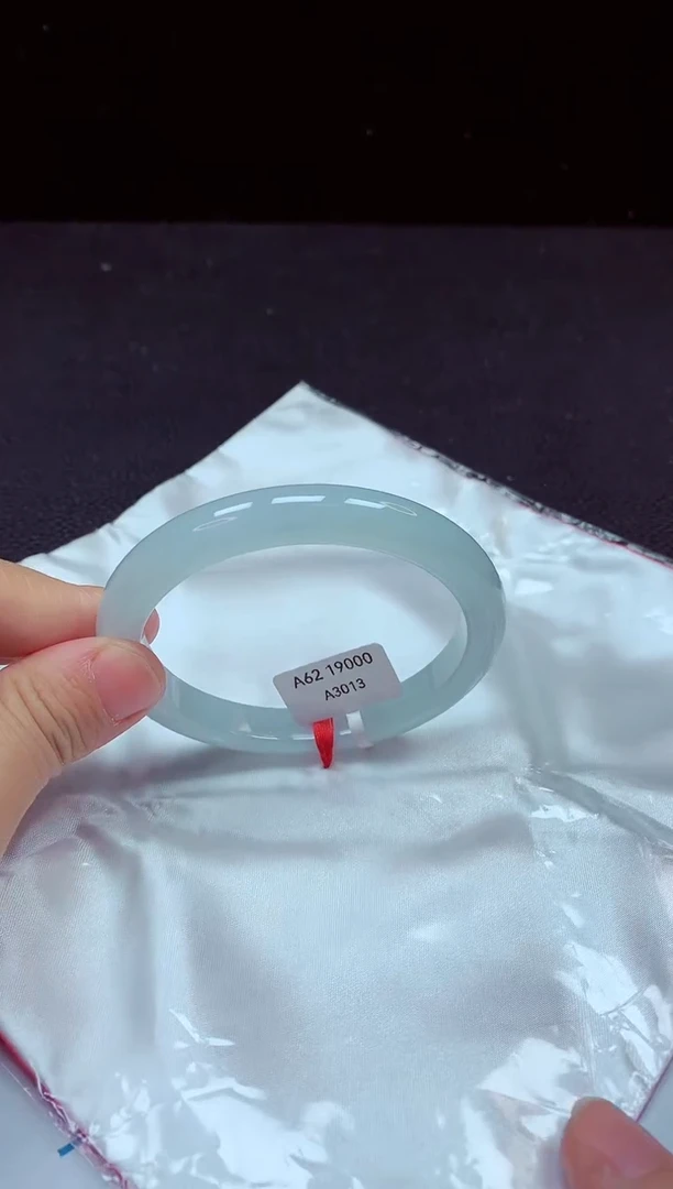 【闪购商品】翡翠手镯未镶嵌镯子