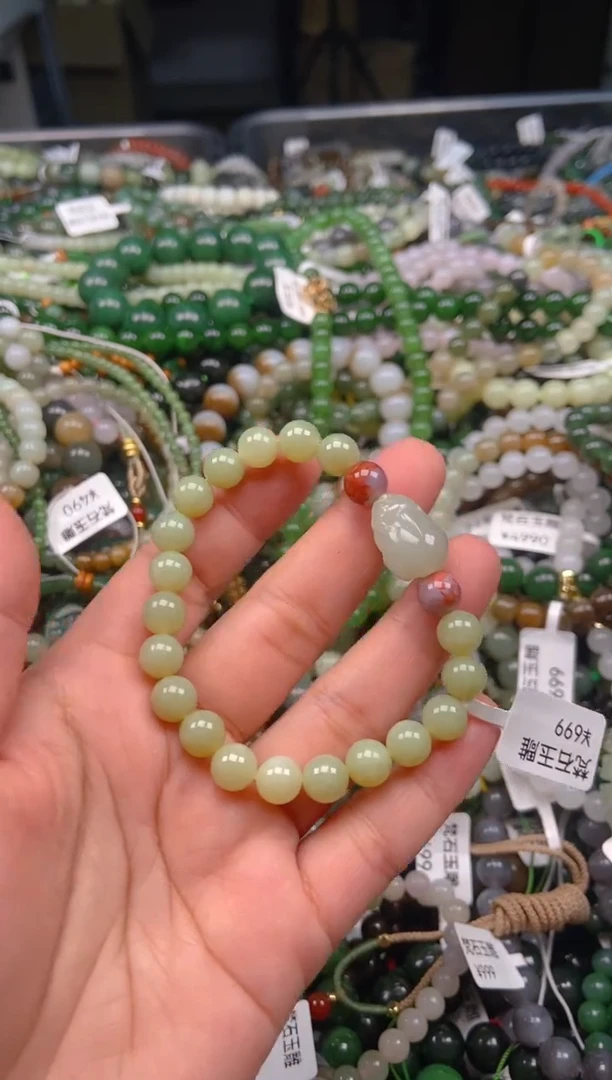 和田玉未镶嵌颈饰1