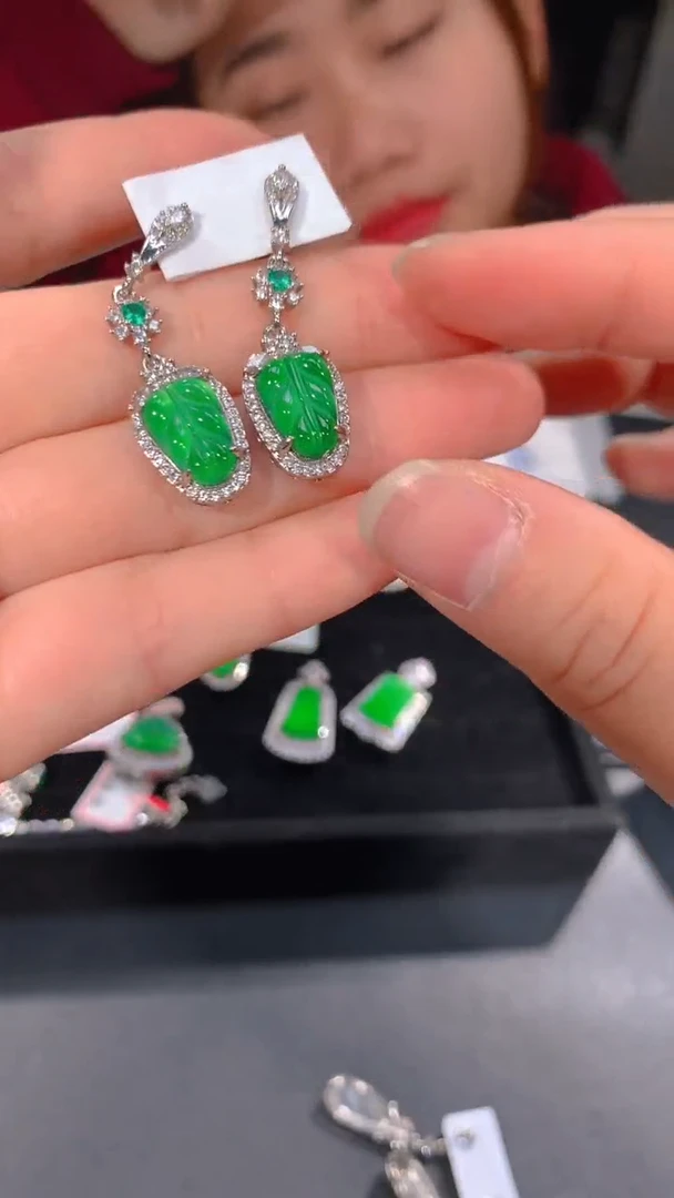 【闪购商品】定制翡翠未镶嵌54定制翡翠，多样性发货（发其一）