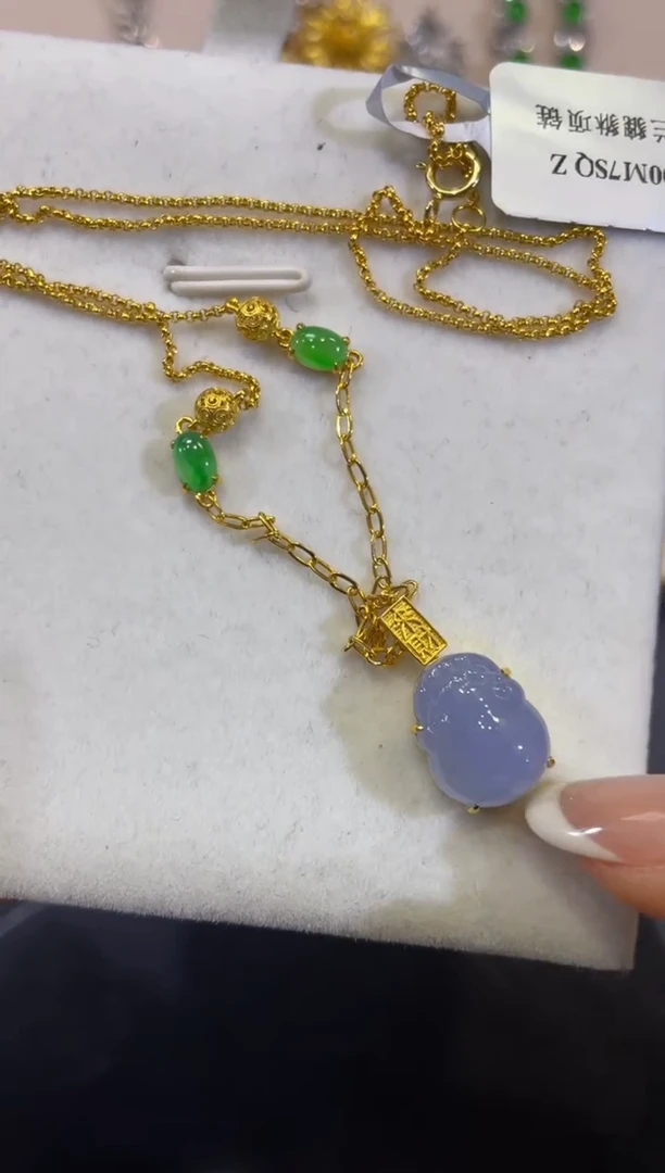 颈饰18K金镶嵌翡翠17