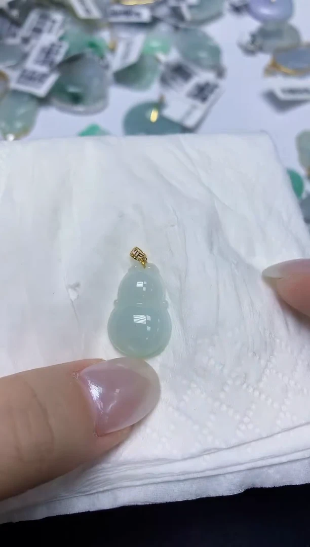 翡翠18K金镶嵌颈饰天然缅甸翡翠A货