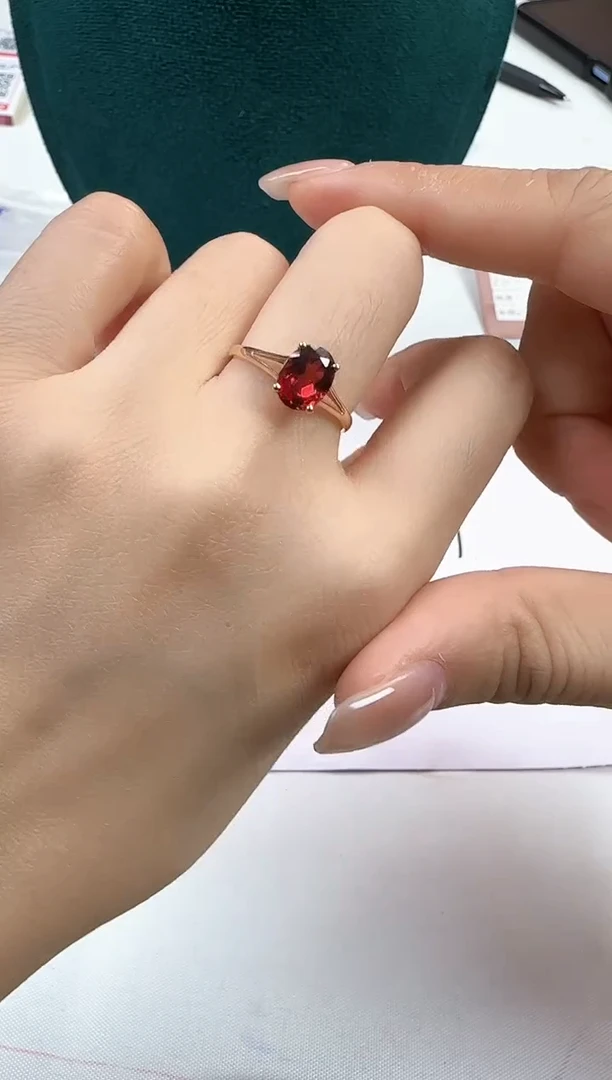 石榴石戒指18K金镶嵌1.69g 1.6ct K枚