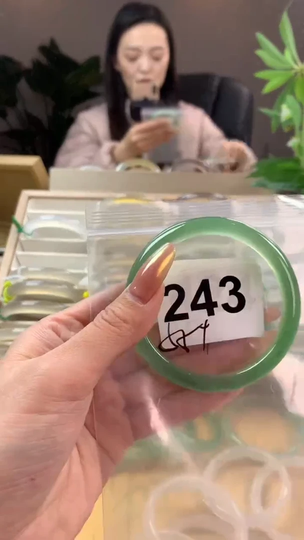 【闪购商品】玛瑙/玉髓手镯未镶嵌243
