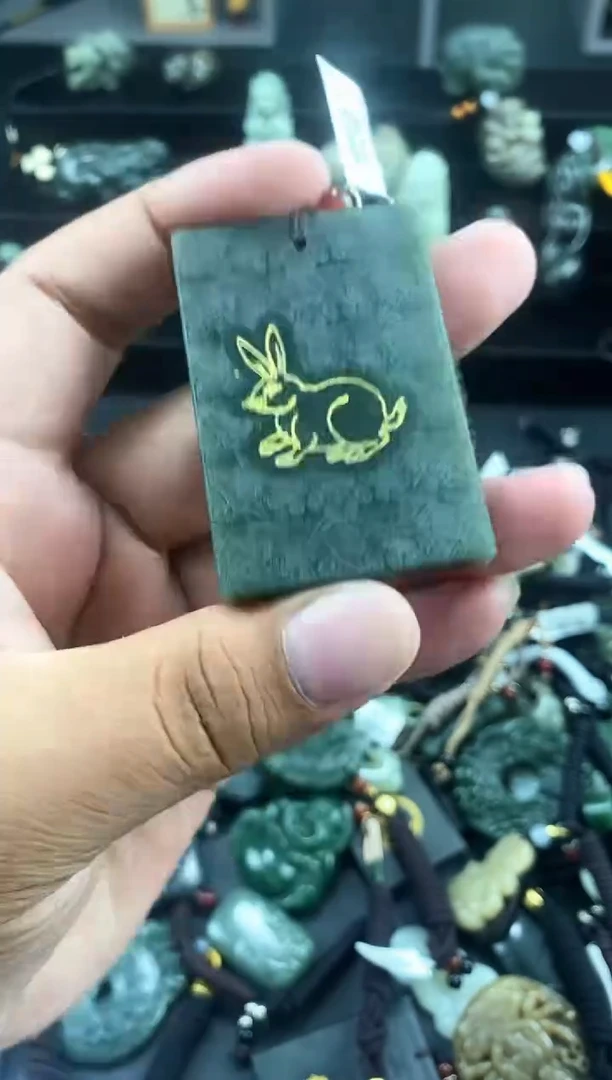 和田玉未镶嵌颈饰1