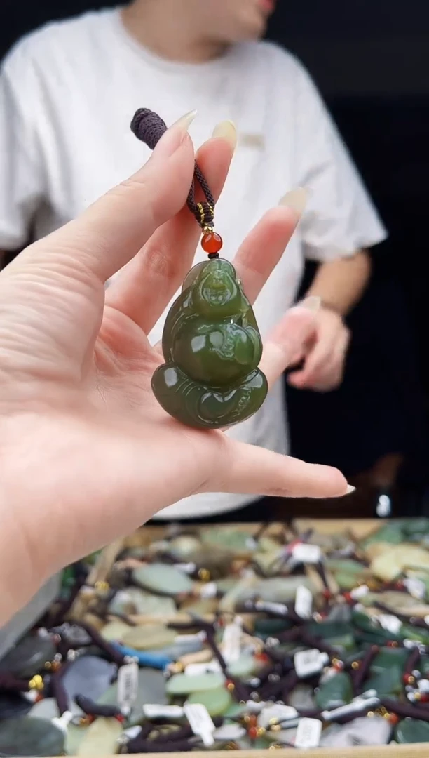 颈饰未镶嵌和田玉1