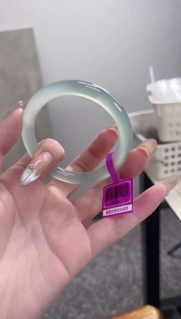 【闪购商品】玛瑙/玉髓手镯未镶嵌50-51圈 需要包容圆条