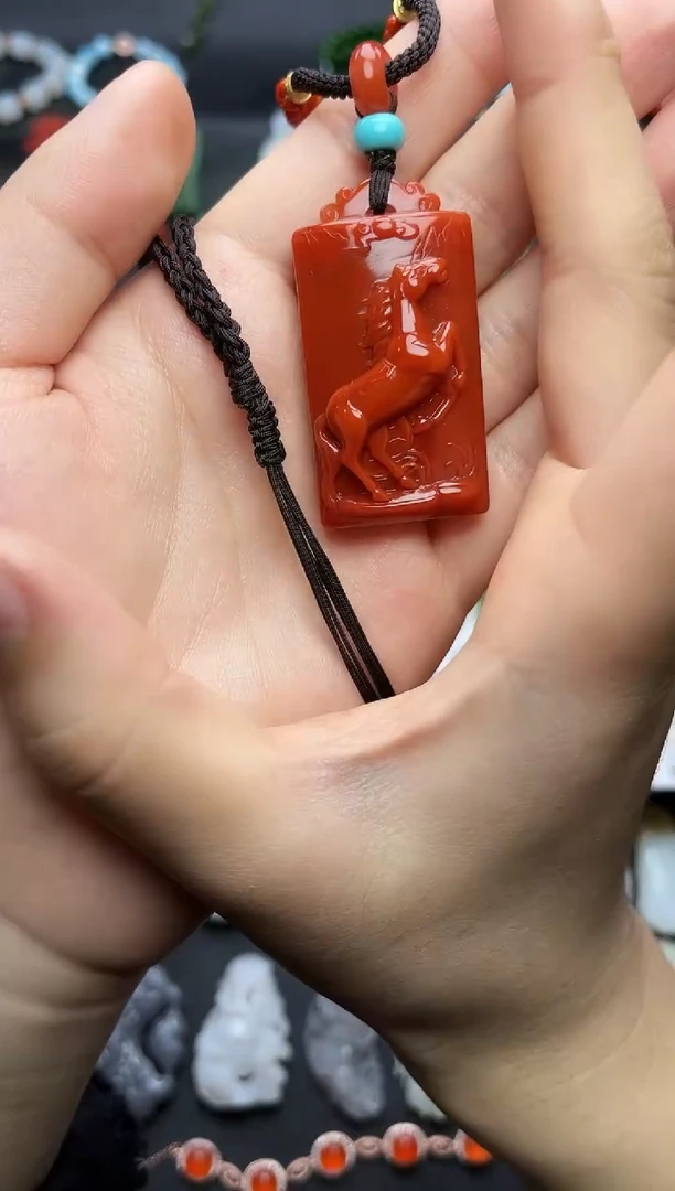 未镶嵌颈饰南红玛瑙马牌06