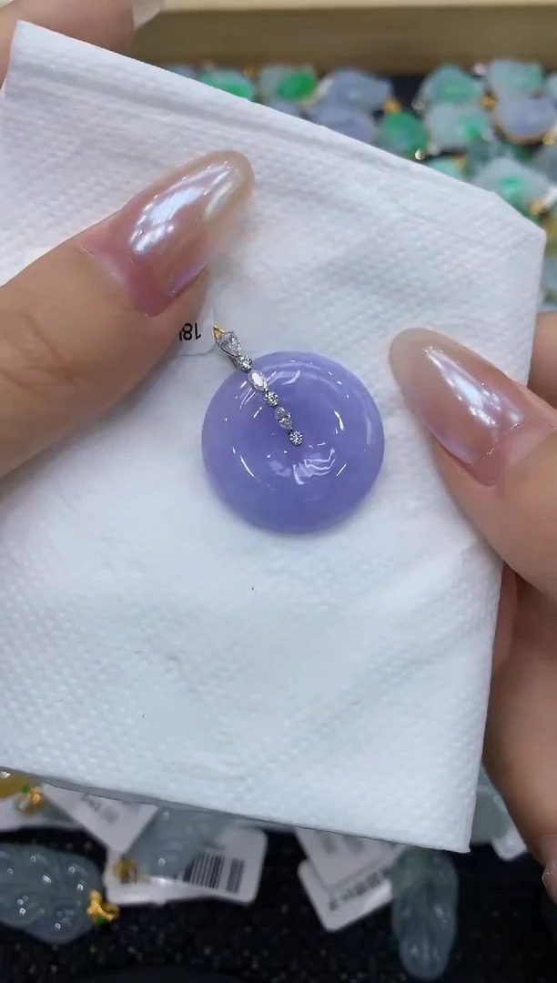 翡翠18K金镶嵌颈饰111111111111