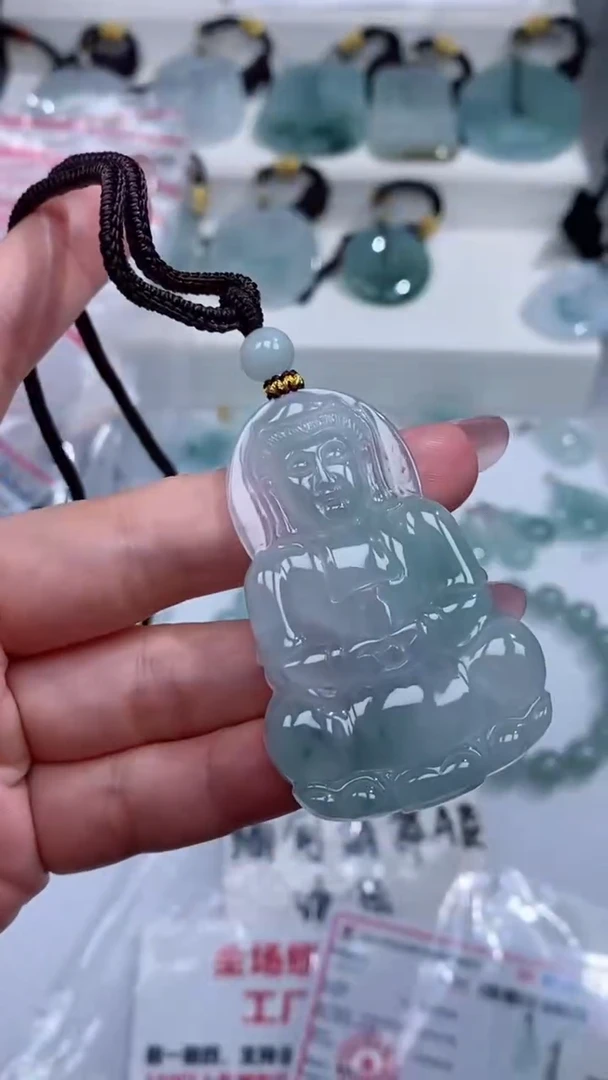 颈饰未镶嵌翡翠吊坠