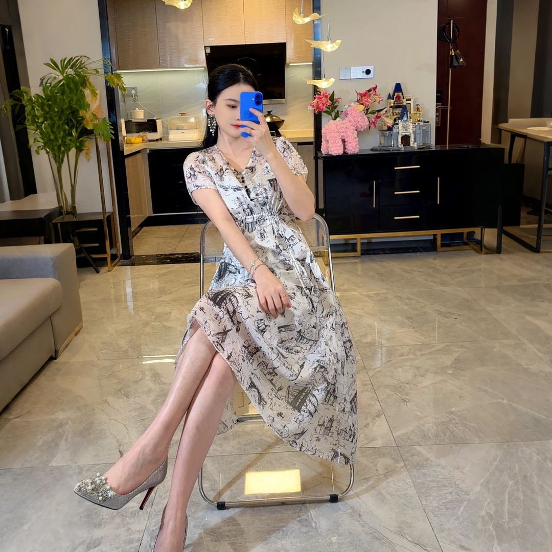471高级感法式a字裙连衣裙女2025新款爆款洋气设计感修身显瘦裙子