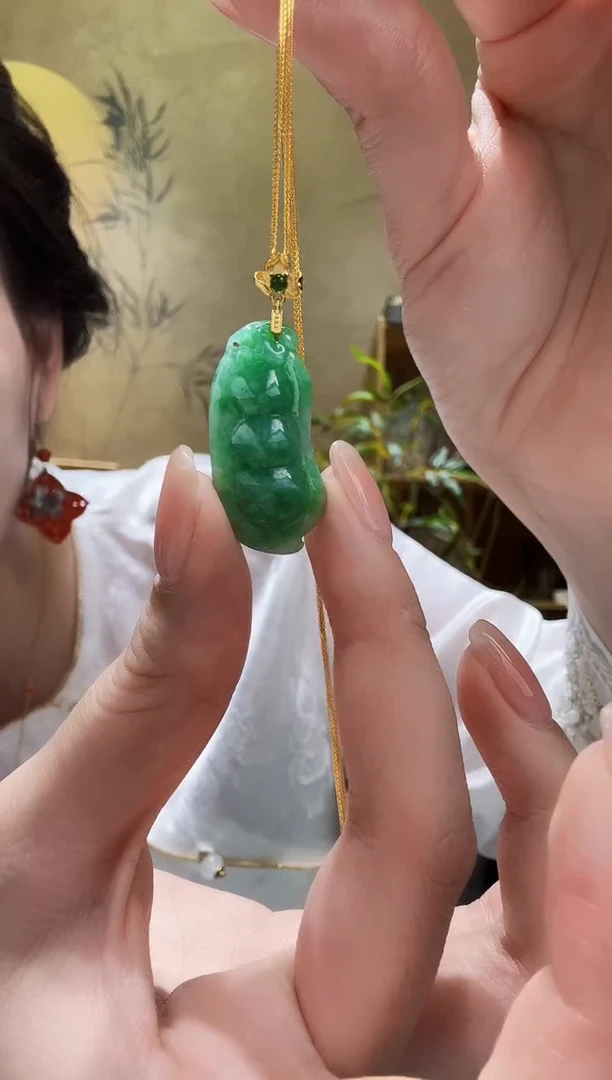 颈饰未镶嵌翡翠吊坠