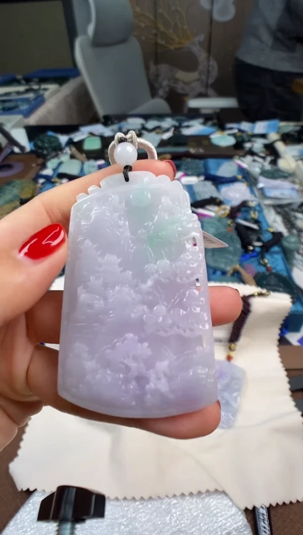 颈饰未镶嵌翡翠 多样性发其一