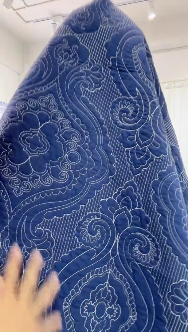 棉220*240双面纯棉浮雕刺绣床盖104号微瑕