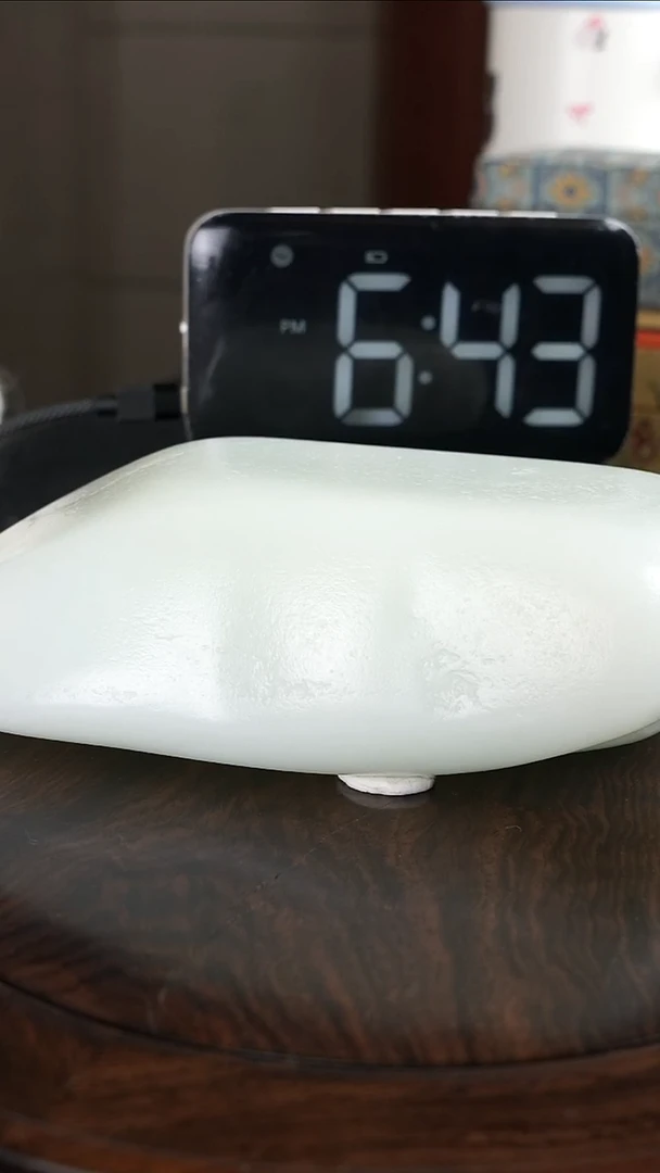 颈饰未镶嵌和田玉奇**人和田玉原石