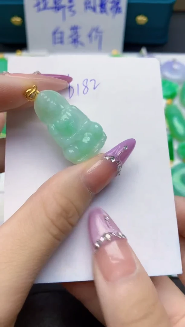 翡翠未镶嵌颈饰天然缅甸a货翡翠