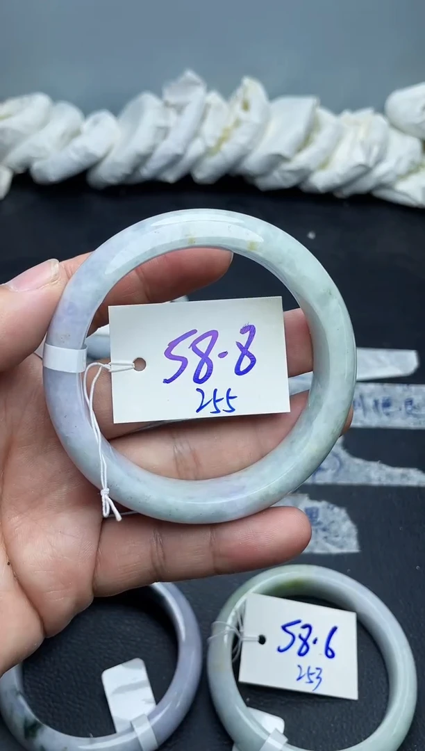 未镶嵌手镯翡翠255