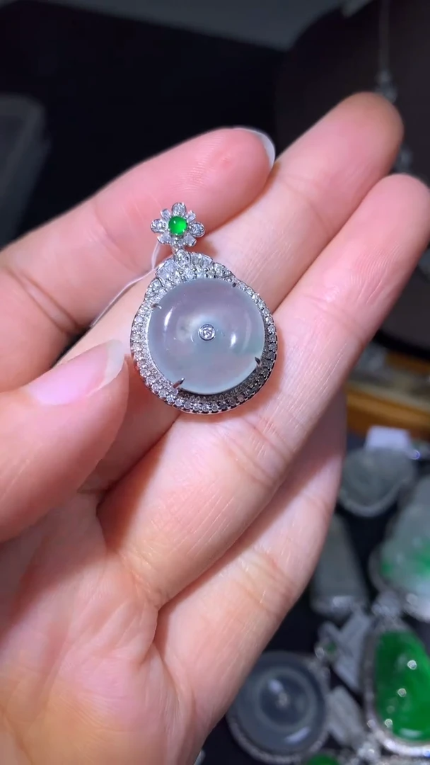 吊坠(不含链)18K金镶嵌翡翠吊坠