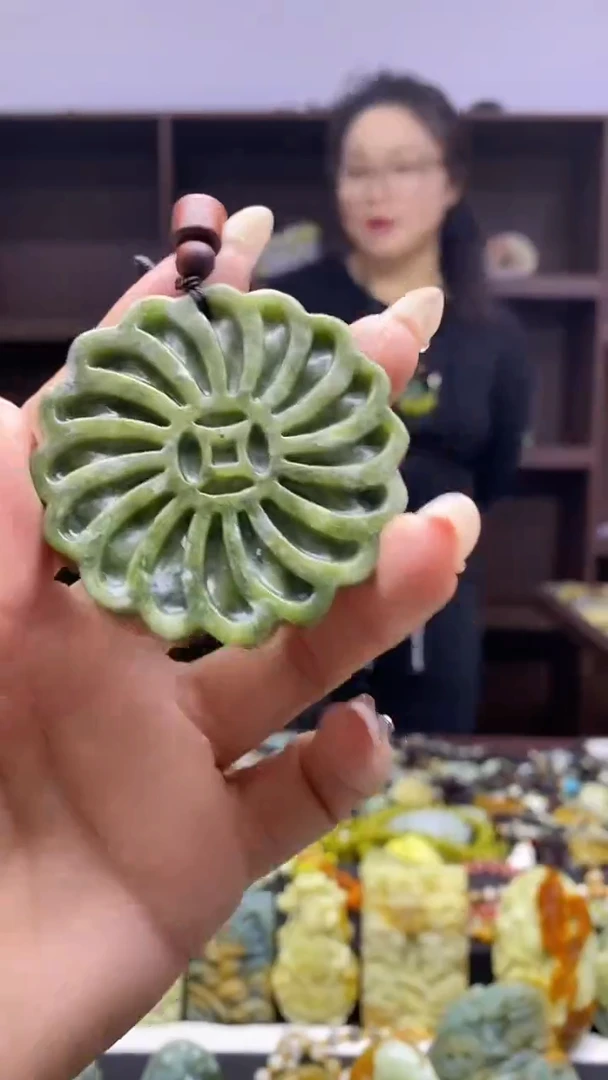未镶嵌岫玉挂件