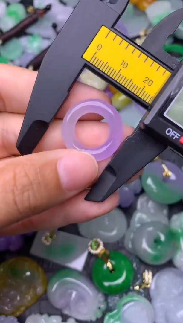 颈饰未镶嵌翡翠缅甸翡翠吊坠